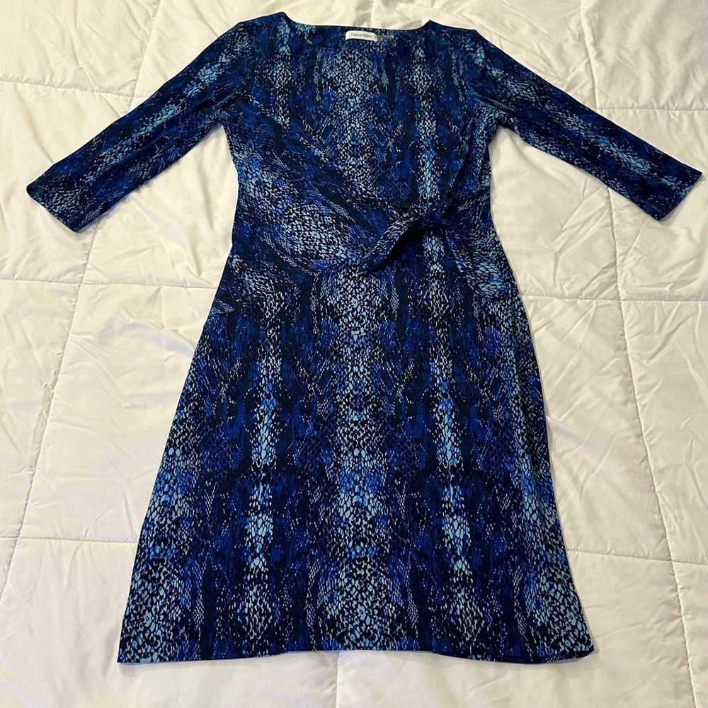 Calvin Klein Black/Blue Snake Pattern 3/4 Sleeve Dress w/ Gathered Waist - sz 6